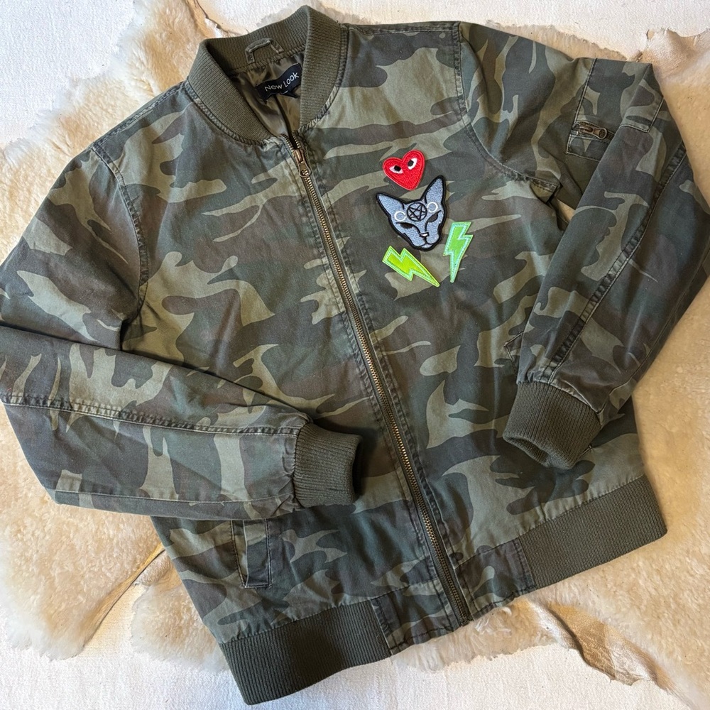 Camouflage Bomber Jacket with Embroidered Design - Picture 6 of 11